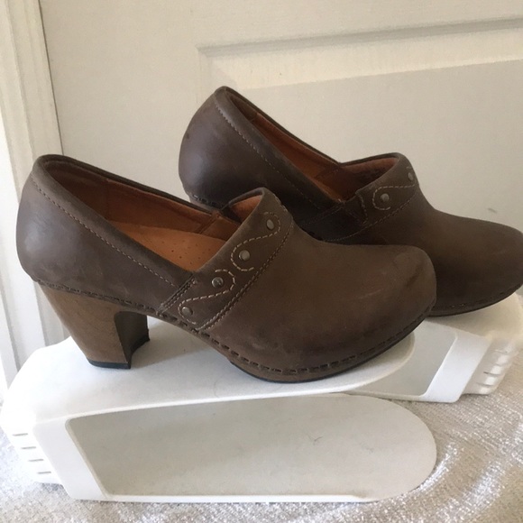 Dansko Shoes - Dansko Riki Heels